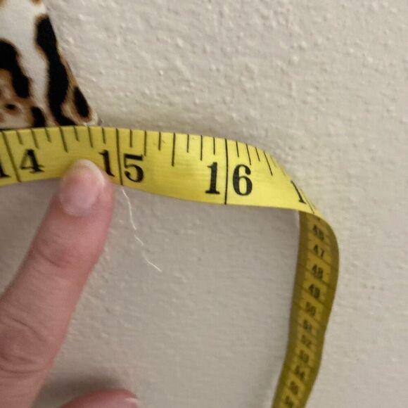 Eye Candy Animal Print Mock Turtleneck Sleeveless Tank with Keyhole Size Small ( - Picture 6 of 8